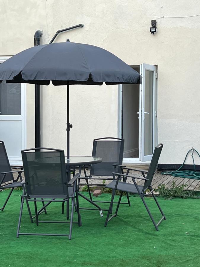 Wisdom Care: The Orpington Cutie Hotel Exterior photo